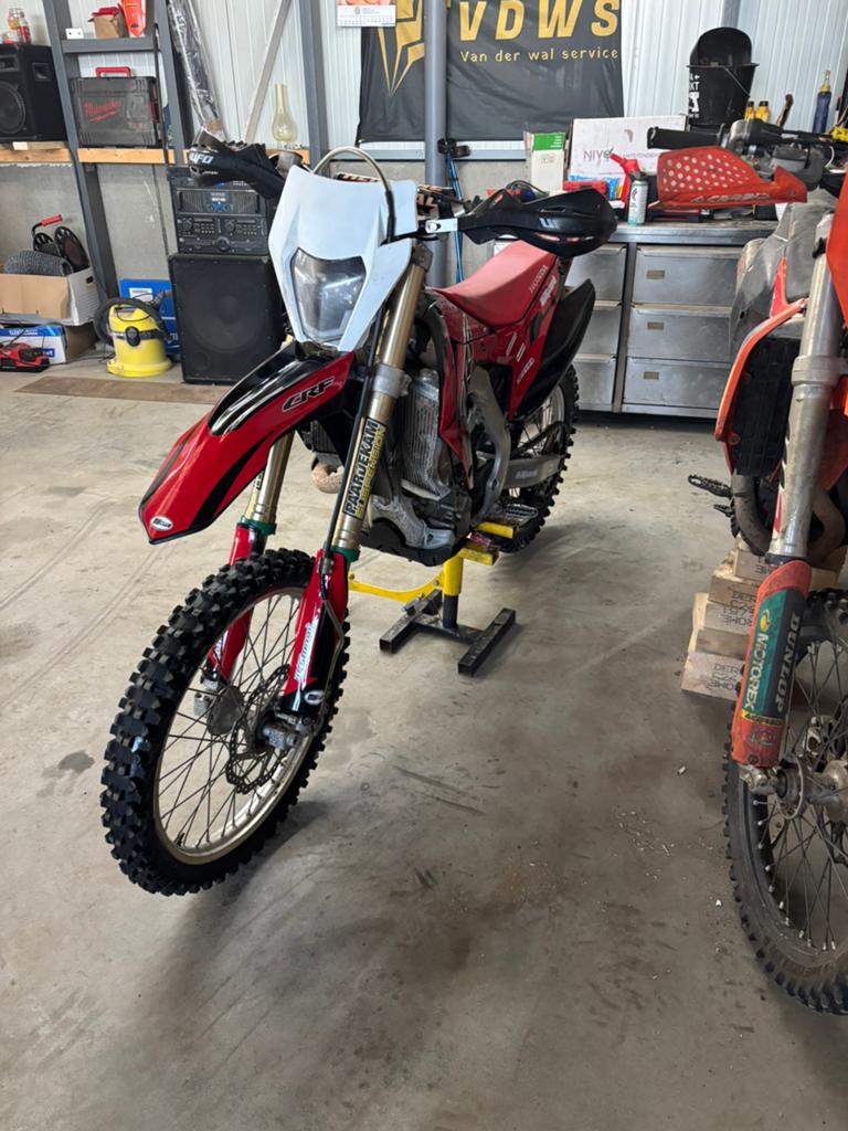 Honda crf 450 2016 op oficeel kenteken, Motoren, Particulier, Crossmotor