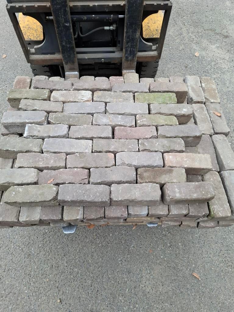 Oude gebakken dikformaat op pallets 40m2, Ophalen, Gebruikt, Keramiek, Klinkers
