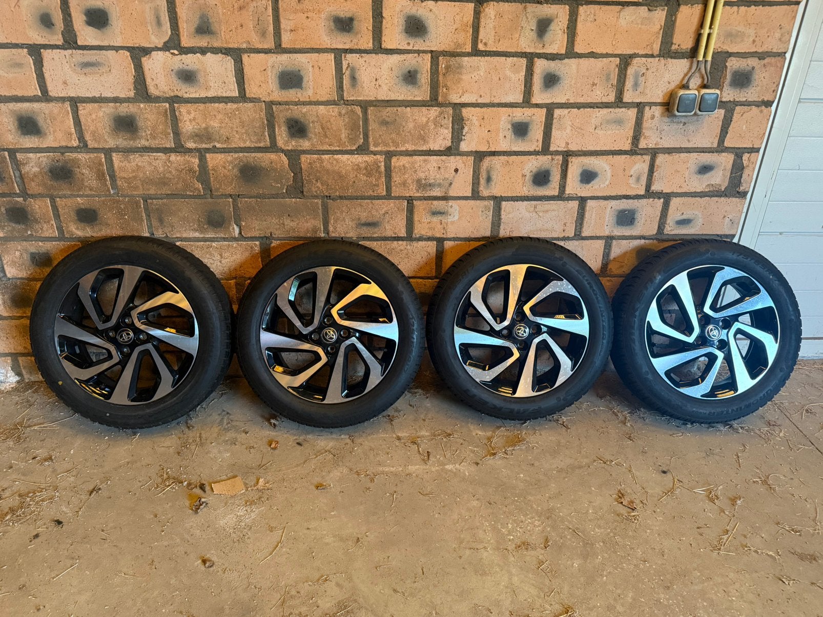 Toyota Aygo X 175/65/17 Winterbandenset met Lichtmetaal, Ophalen, Gebruikt, 15 inch, 175 mm