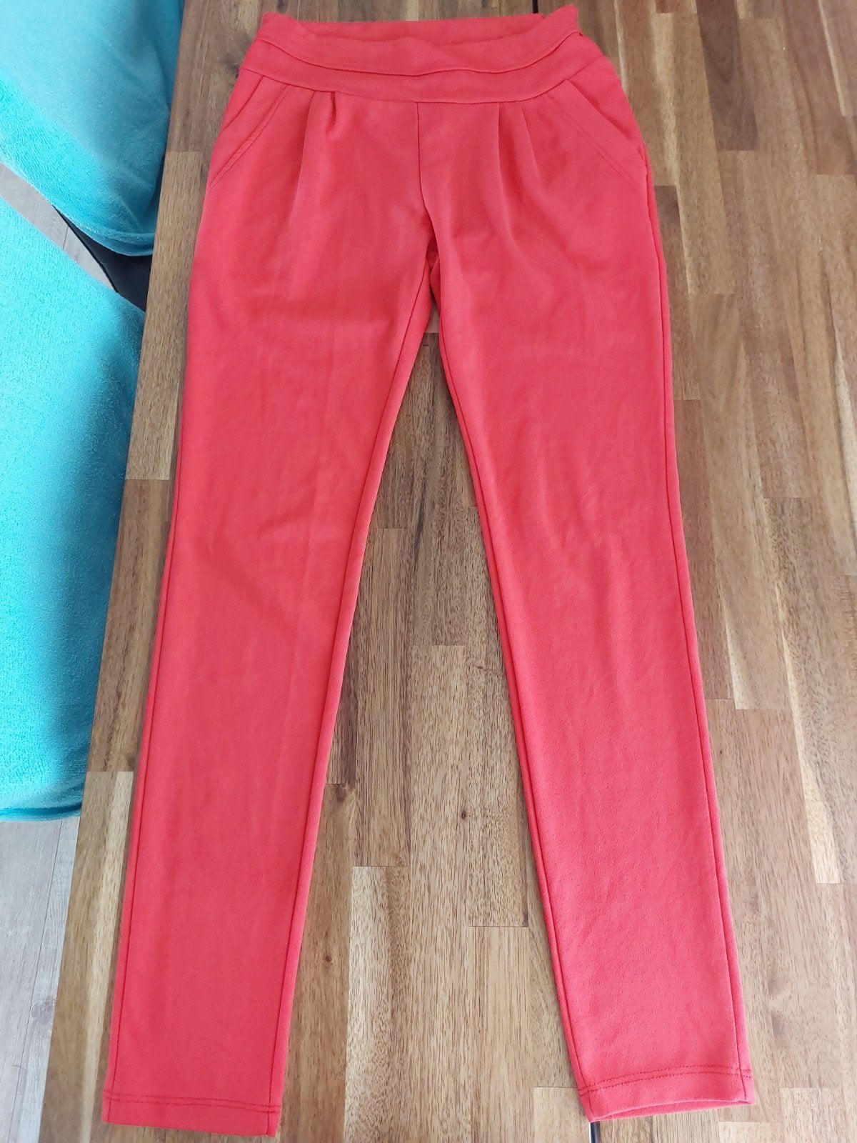 MADE IN ITALY comfort BROEK maat M in DONKERROSE/TOMATENROOD, Maat 38/40 (M), Made in Italy, Ophalen of Verzenden, Zo goed als nieuw