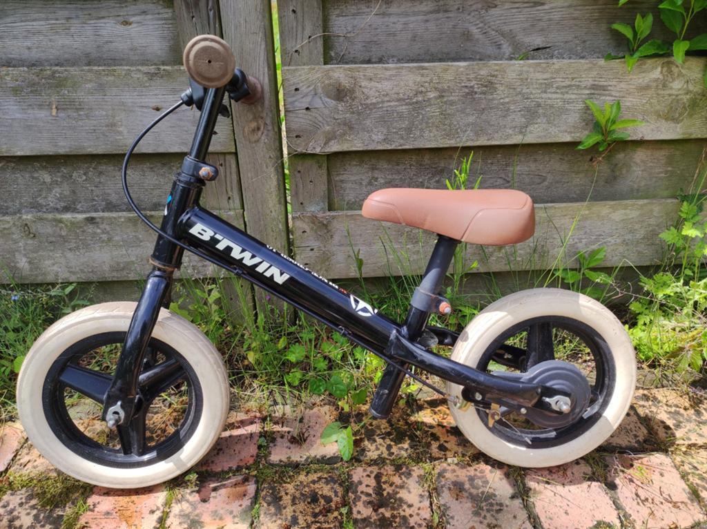 B'Twin Loopfiets 10 inch - Zwart met bruin zadel, Ophalen, Gebruikt, Minder dan 16 inch, B'Twin