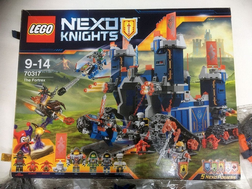 Lego Nexo Knights - De Fortrex - 70317 - als nieuw, Lego, Ophalen of Verzenden, Zo goed als nieuw, Compleet