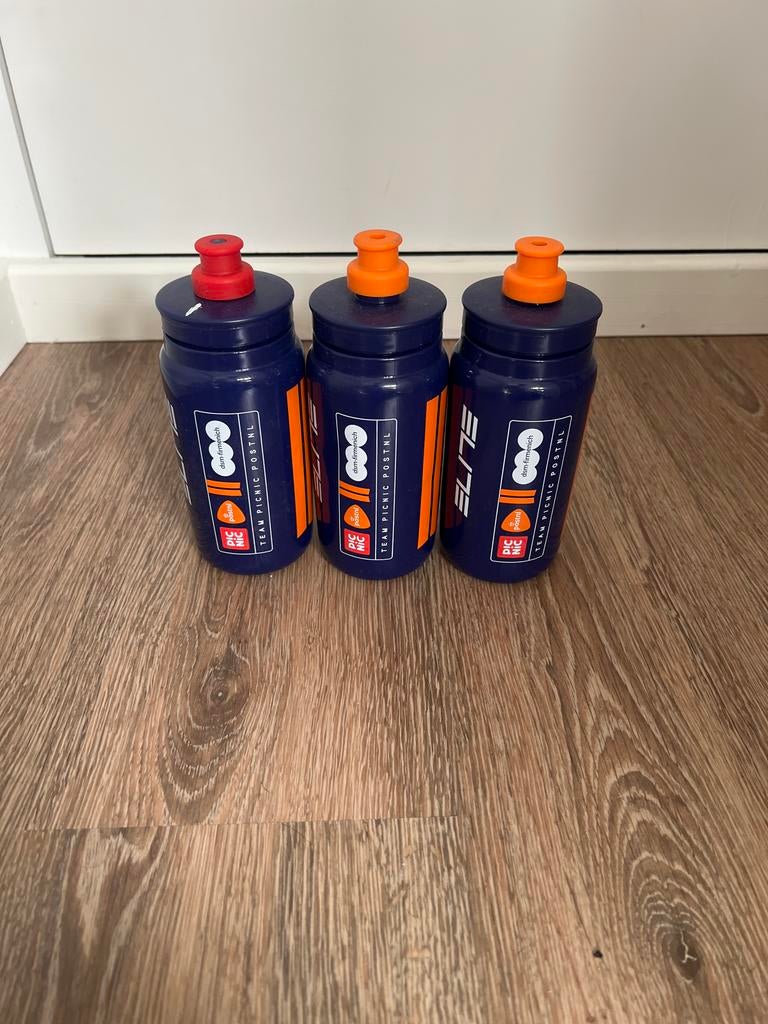 3x Elite Bidon Team Picnic PostNL - Fietsbidons, Sport en Fitness, Bidons, Gebruikt, Ophalen of Verzenden