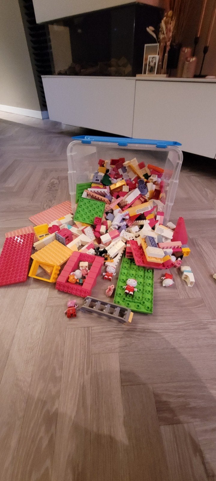 Grote partij bouwblokken (Lego Duplo-stijl) met figuren, Ophalen of Verzenden, Gebruikt