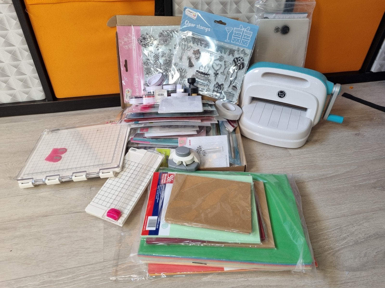 Grote knutselset met stempels, snijmachine en papier, Geschikt voor snijden, Overige thema's, Meerkleurig, Ophalen of Verzenden