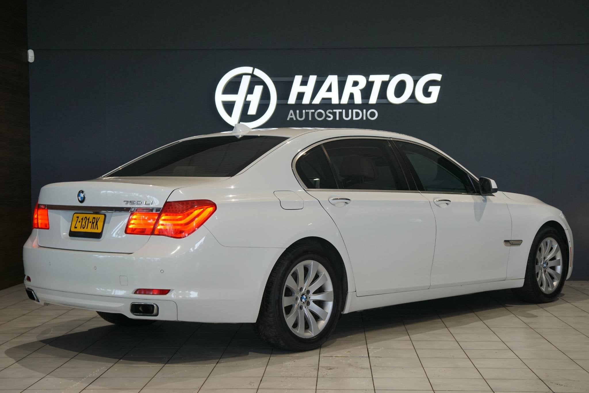 BMW 7-serie 750Li *MOTORSCHADE* + SOFT CLOSE / SCHUIFDAK / X, Automaat, Euro 5, Achterwielaandrijving, Gebruikt