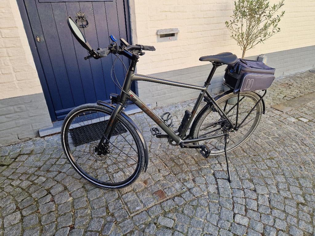 Trek District 4 Equipped, quasi nieuw, riemaandrijving, XL, Versnellingen, Zo goed als nieuw, Schijfrem, 65 cm of meer