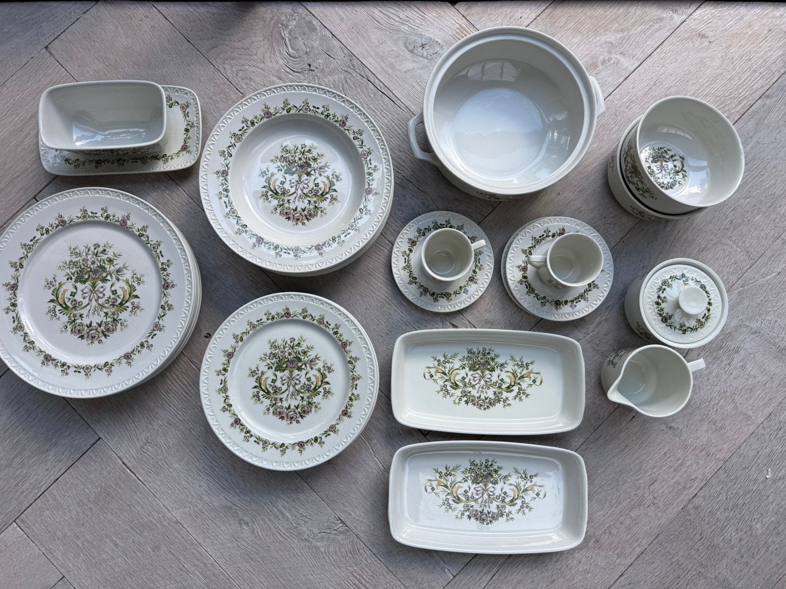 Villeroy & Boch Trianon servies, Luxemburg, onbeschadigd, Ophalen of Verzenden, Zo goed als nieuw, Bord(en), Overige stijlen