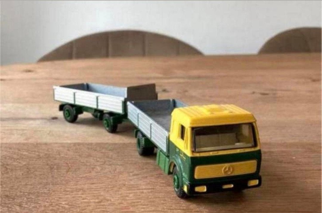 Mercedes LKW truck met aanhanger-EFSI Holland, Hobby en Vrije tijd, Modelauto's | 1:87, Ophalen of Verzenden, Zo goed als nieuw