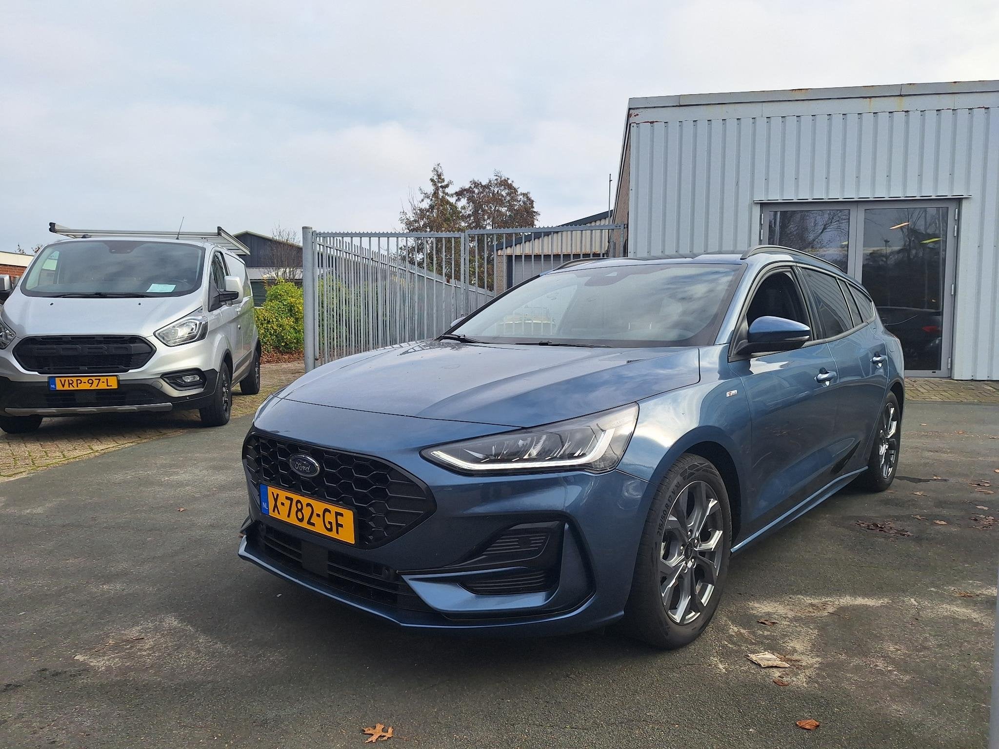 Ford Focus Wagon 1.0 EcoBoost Hybrid ST Line WINTERPAKKET /, Gebruikt, Euro 6, Blauw, Origineel Nederlands