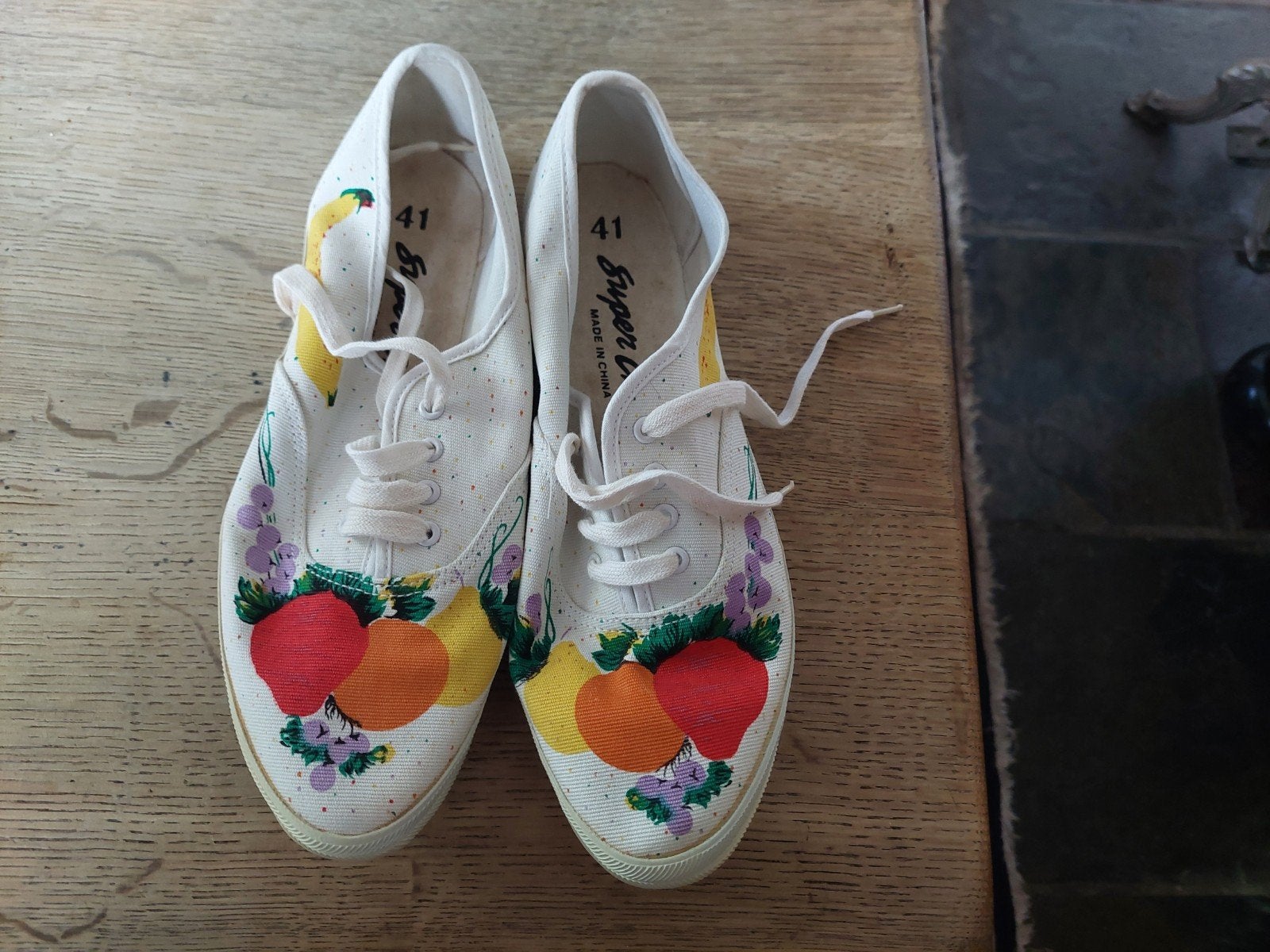 Leuke sneakers met bloemenprint en fruitprint, Wit, Super Cnacks, Nieuw, Ophalen of Verzenden