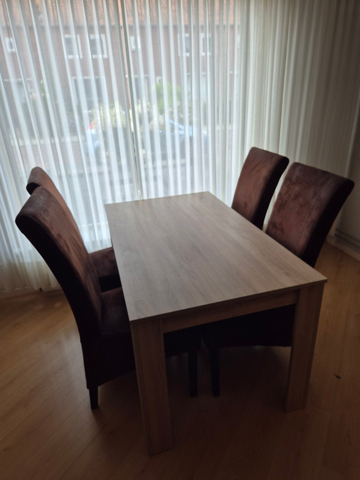 Eettafel met 4 stoelen - Bruin/Houtkleur, Huis en Inrichting, Tafels | Eettafels, Gebruikt, Overige materialen, 100 tot 150 cm