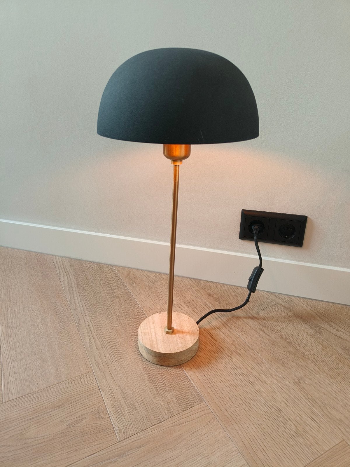 Riverdale Tafellamp Bruce met houten v, Huis en Inrichting, Gebruikt, Met kap, Ophalen of Verzenden, Sfeerlamp