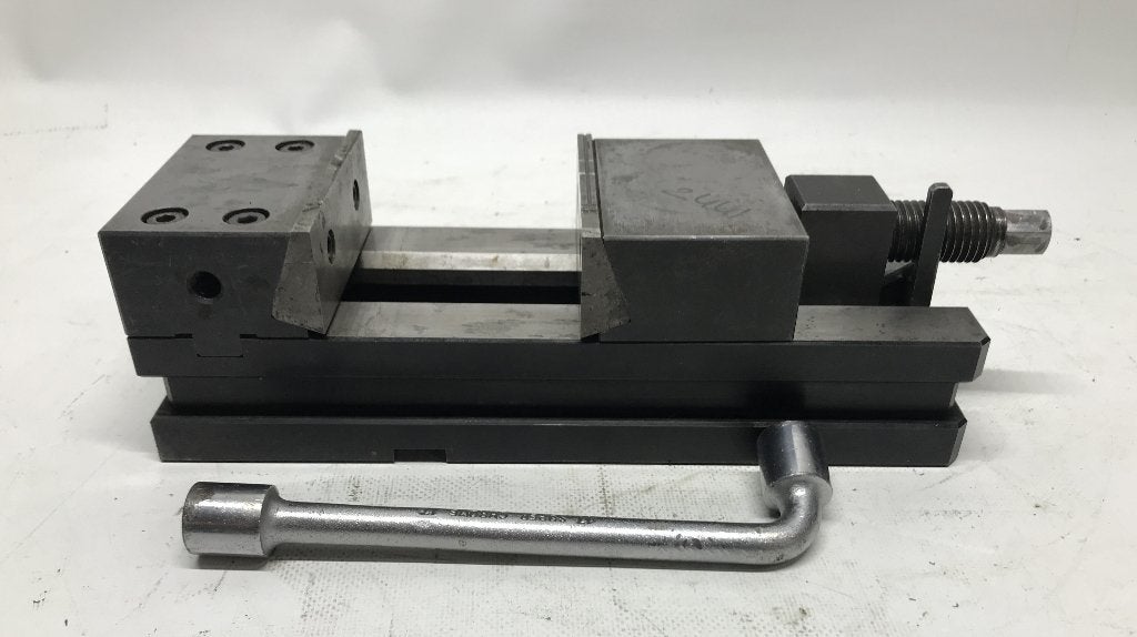 Geslepen machineklem, bekbreedte 100x40 mm, met sleutel, Ophalen, Gebruikt