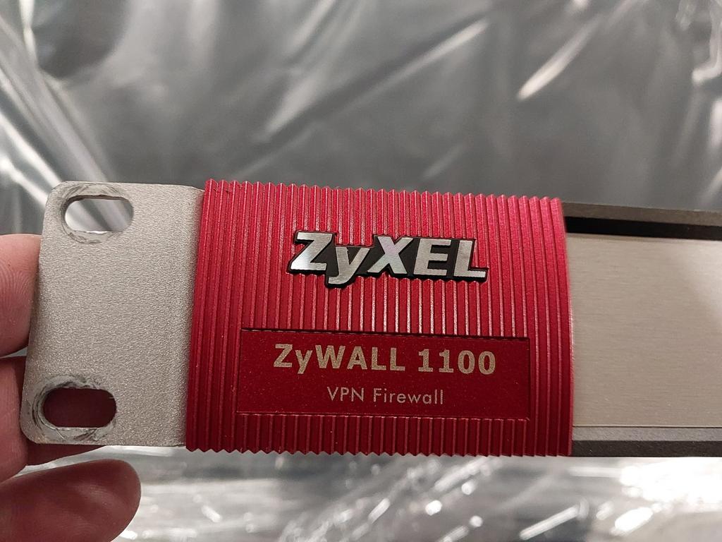 ZyXEL ZyWALL 1100 VPN Firewall - Professionele Beveiliging, Ophalen of Verzenden, Gebruikt