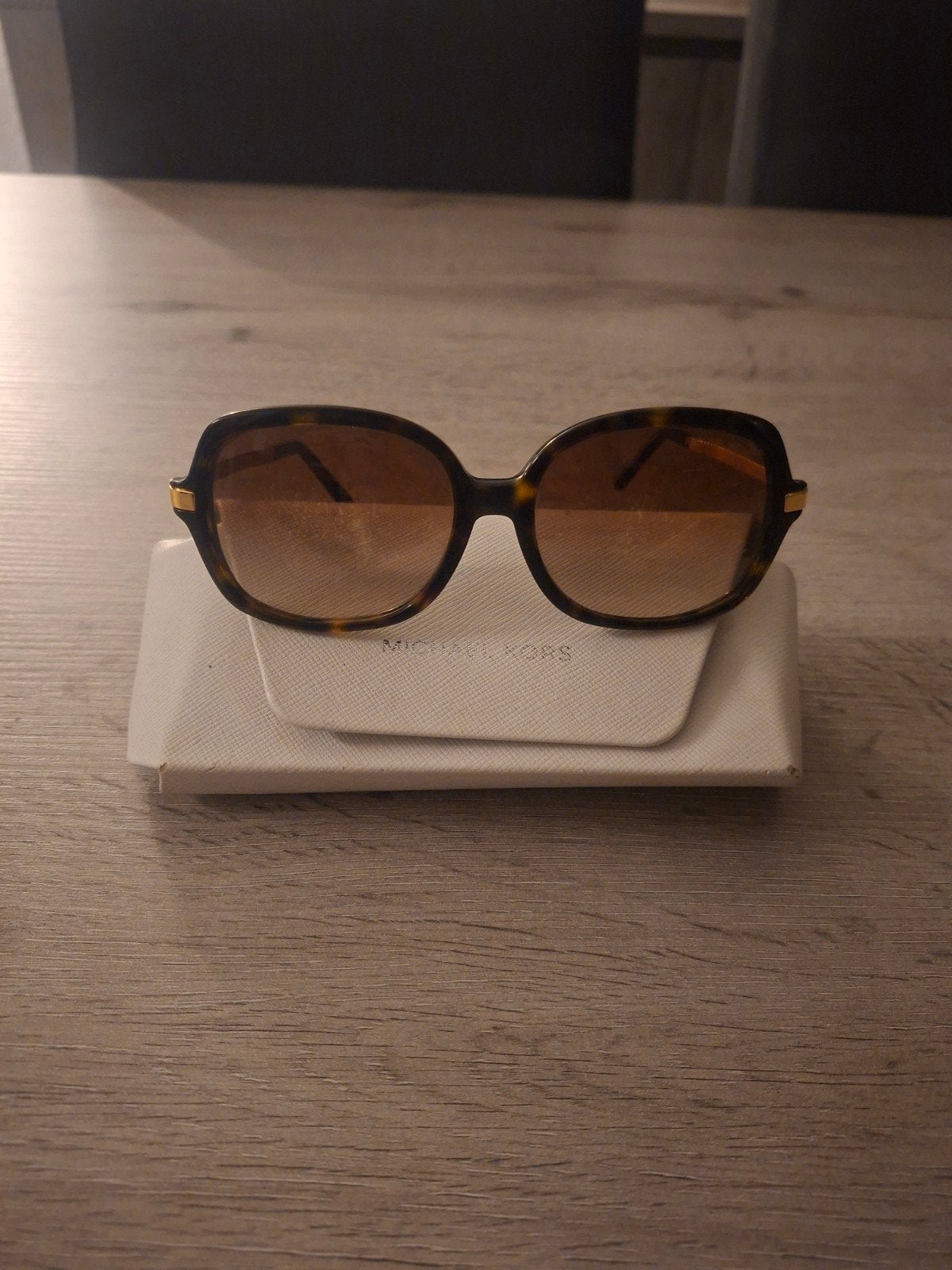 Michael Kors zonnebril in goede staat, Zonnebril, Bruin, Zo goed als nieuw, Ophalen
