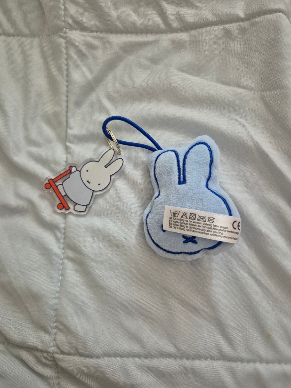 verborgen schatjes- nijntje op step, Verzamelen, Ophalen of Verzenden, Zo goed als nieuw, Knuffel of Figuurtje