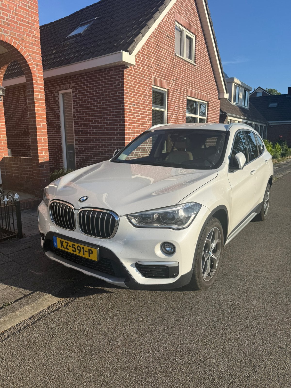 BMW X1 Sdrive20i centennial high executive, 1998 cc, 1800 kg, Wit, Particulier
