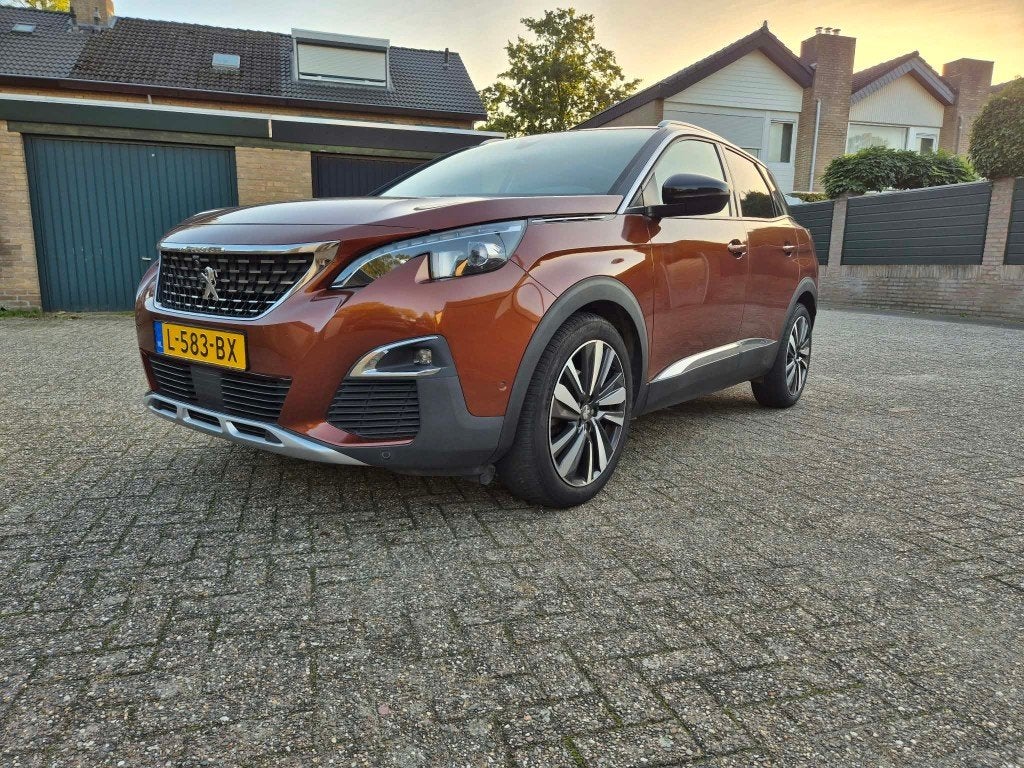 Peugeot 3008 1.2 /Automaat/2018/FULL OPTIONS/NIEUWE MOTOR, Auto's, Zwart, 1199 cc, Bruin, Mistlampen