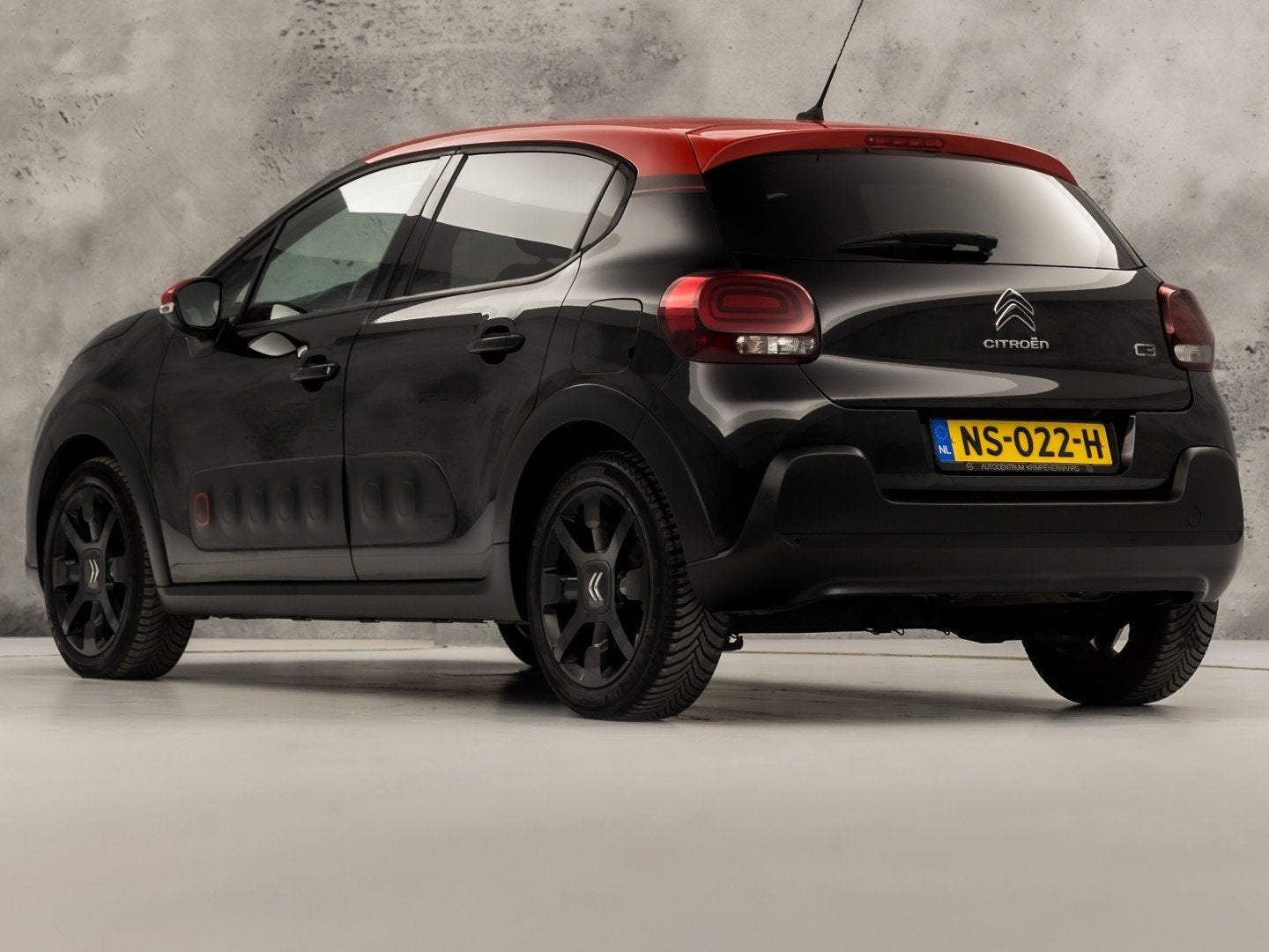 Citroën C3 1.2 PureTech S&S Shine Automaat (APPLE CARPLAY,, Auto's, 12 maanden, Gebruikt, 1199 cc, 450 kg