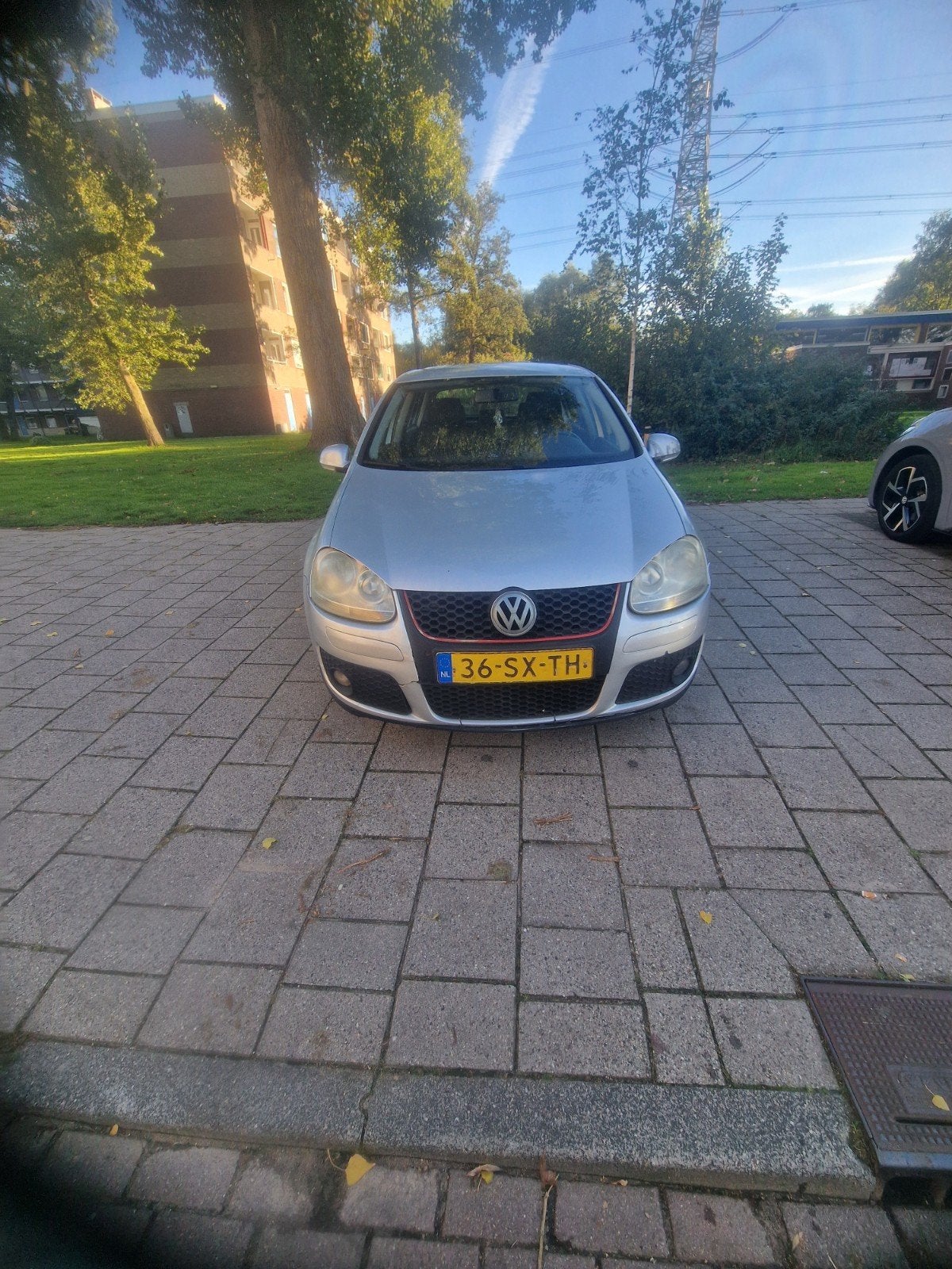 Volkswagen Golf 1.6 75KW 5D 2006 Grijs, Auto's, Voorwielaandrijving, 4 cilinders, 620 kg, Handgeschakeld