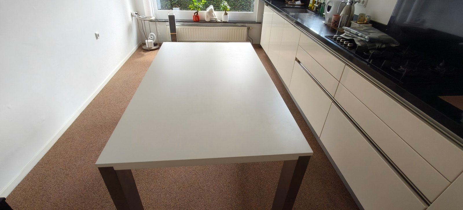 Stevige Witte keukentafel rvs poten., Ophalen