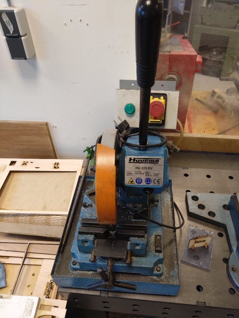 Huvema HU 225 DV metaalafkortzaag, Doe-het-zelf en Verbouw, Gereedschap | Zaagmachines, Ophalen, Gebruikt, Cirkelzaag, 70 mm of meer