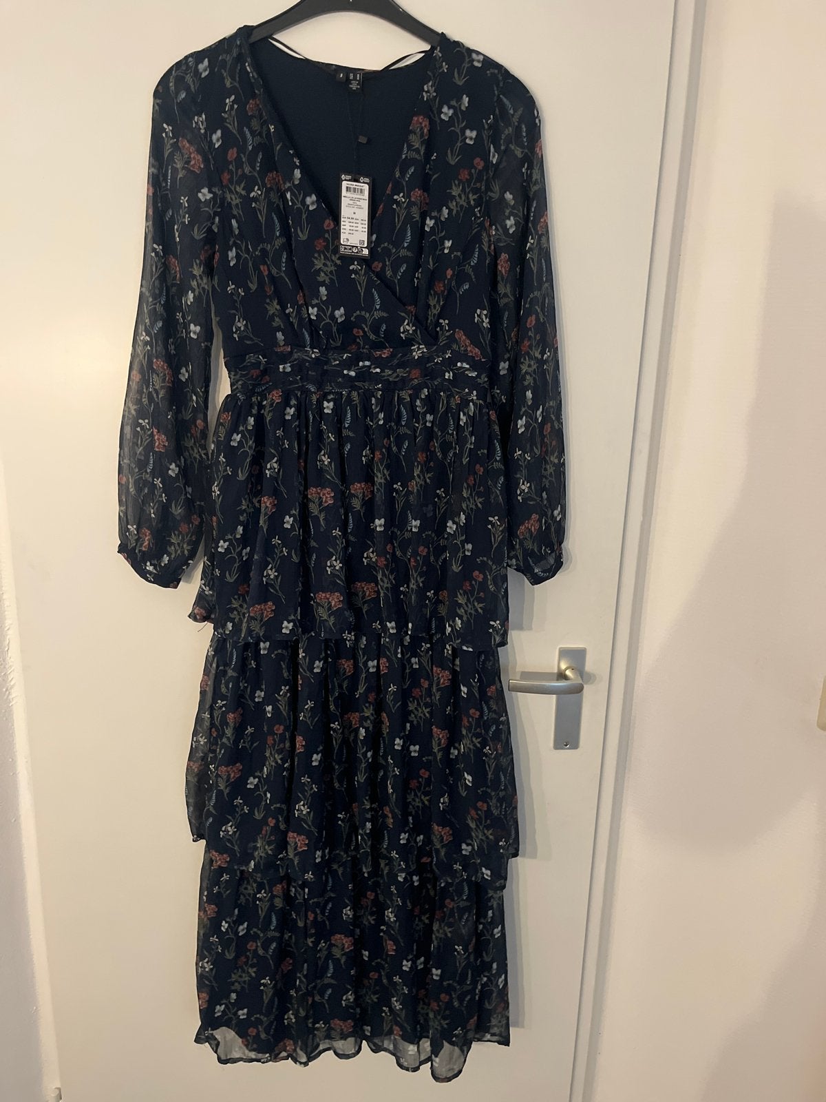 Vero Moda Bloemen Maxi Jurk - Nieuw met kaartjes, Kleding | Dames, Maat 38/40 (M), Blauw, Nieuw, Ophalen of Verzenden