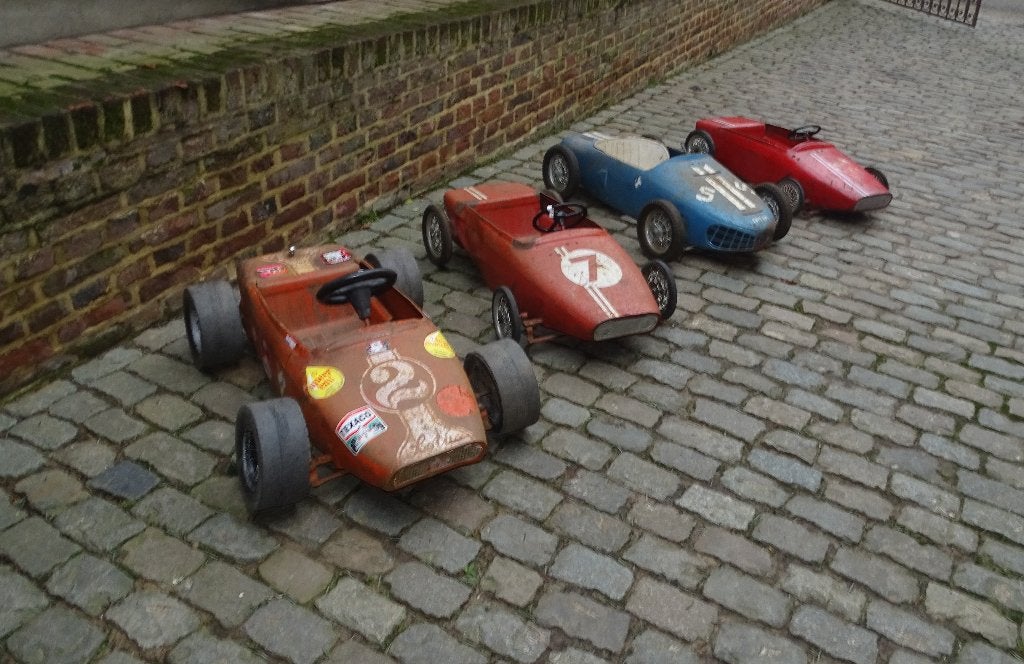 oude ijzeren trapauto lotus, Ophalen