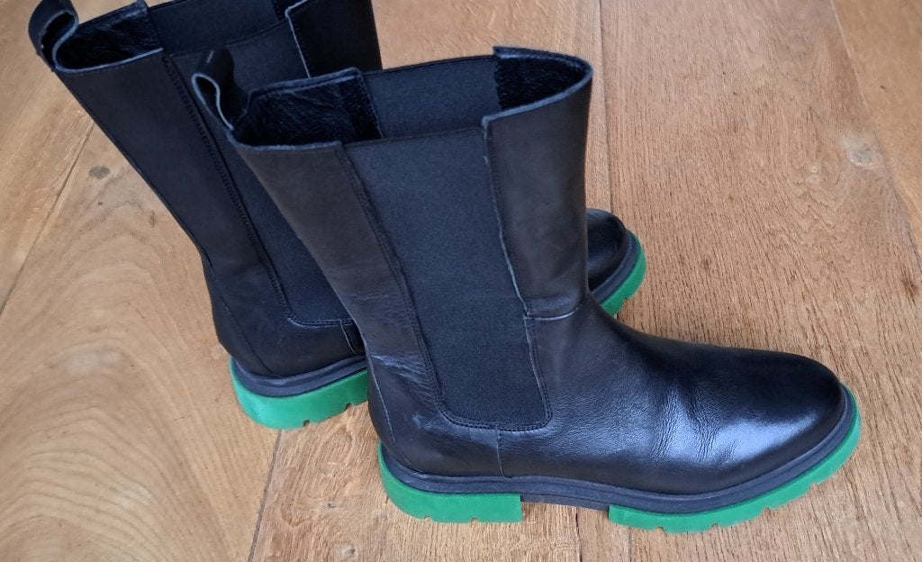 Mooie leren laarzen met groene zool, Ophalen, Zwart, Lage of Enkellaarzen, Zo goed als nieuw