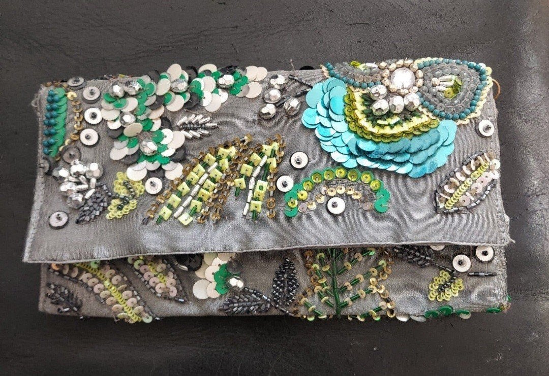 NIEUW SATIJNEN avondtasje met pailletten, Ophalen of Verzenden, Nieuw, Groen, Avondtasje