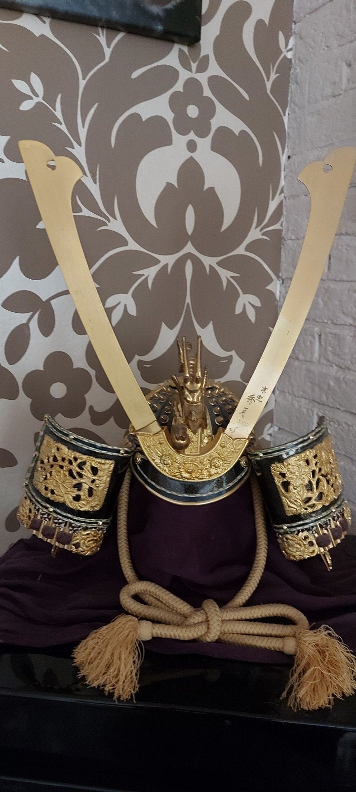 Prachtig Japans Samurai Helm Ornament - Hout en Metaal, Hout, Handgemaakt, Overige typen, Japan
