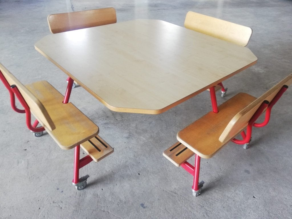 Groepstafel ROLF Kinderdagverblijf, verrijdbaar, Ophalen, Gebruikt, Tafel(s) en Stoel(en)