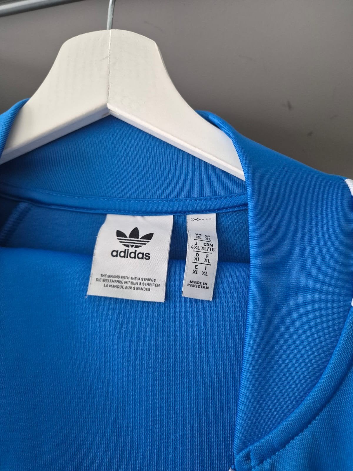 Mooi Adidas trainingspak - Blauw met witte strepen, Ophalen, Maat 46/48 (XL) of groter, Blauw, Adidas