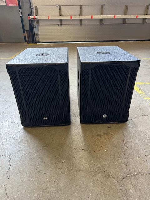Te Koop RCF SUB 705-AS subwoofers., Gebruikt, Subwoofer, 120 watt of meer, Ophalen