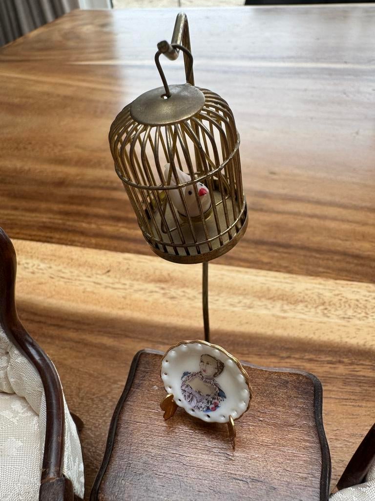 Luxe Poppenhuis Meubels: Stoeltjes, Tafel, Vogelkooi & Bord, Ophalen of Verzenden, Zo goed als nieuw, Toebehoren