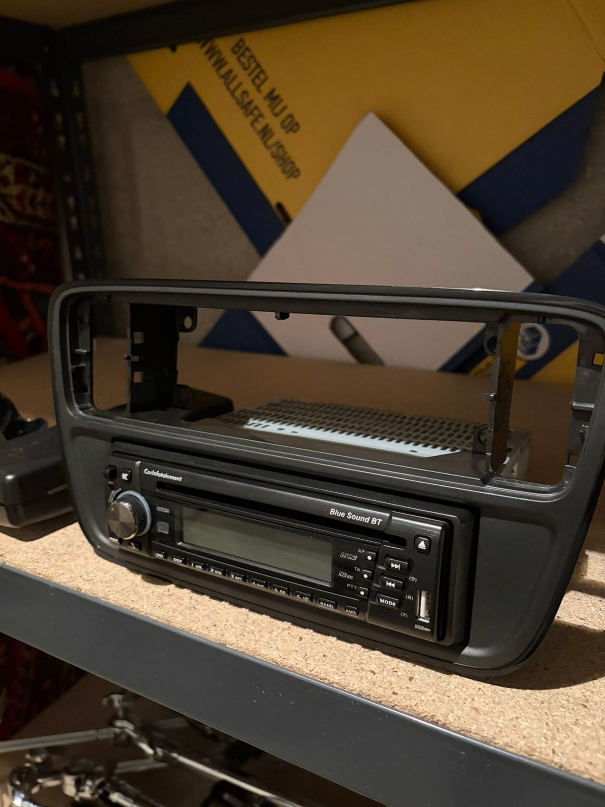 Volkswagen up Radio, Ophalen of Verzenden, Zo goed als nieuw