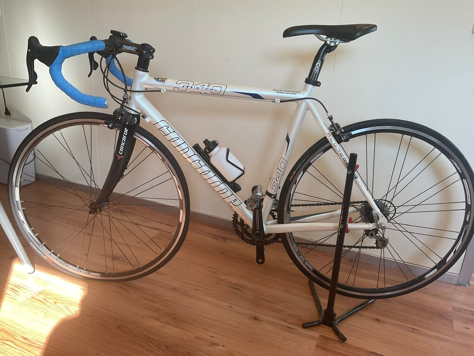 witte  concorde mistral 340, Aluminium, Zo goed als nieuw, 15 tot 20 versnellingen, 53 tot 57 cm