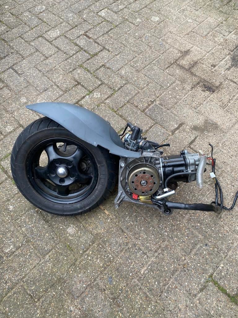 Piaggio hexagon 136cc motorblok met papieren, Fietsen en Brommers, Brommeronderdelen | Scooters, Ophalen, Zo goed als nieuw, Blok