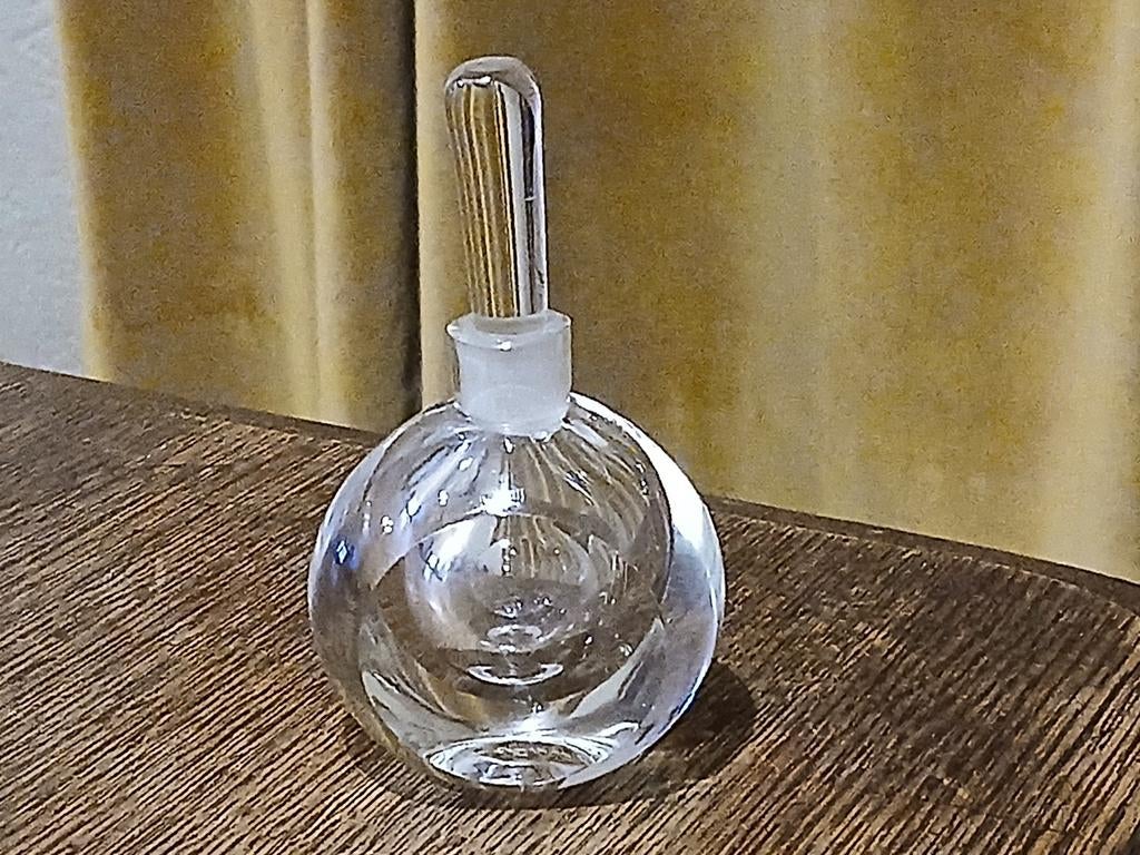 ORREFORS CRYSTAL PARFUMFLESJE PUNTGAAF HG10.5 CM BR 6 CM., Ophalen of Verzenden