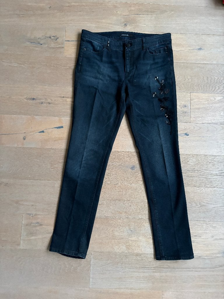 Marccain zwarte jeans met pailletten, bloemstiksel mt N3/38, Zwart, Ophalen of Verzenden, W30 - W32 (confectie 38/40), Gedragen