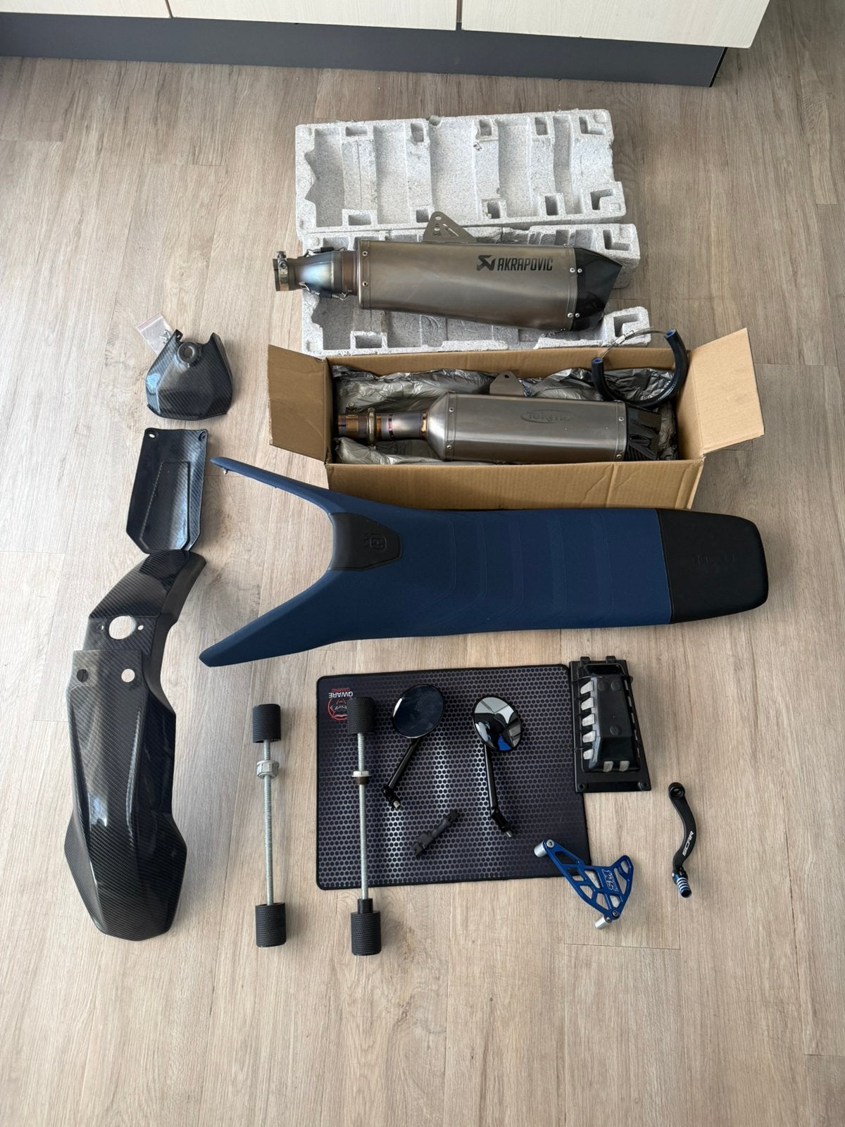 Husqvarna 701 supermoto onderdelen/upgrades, Particulier, SuperMoto