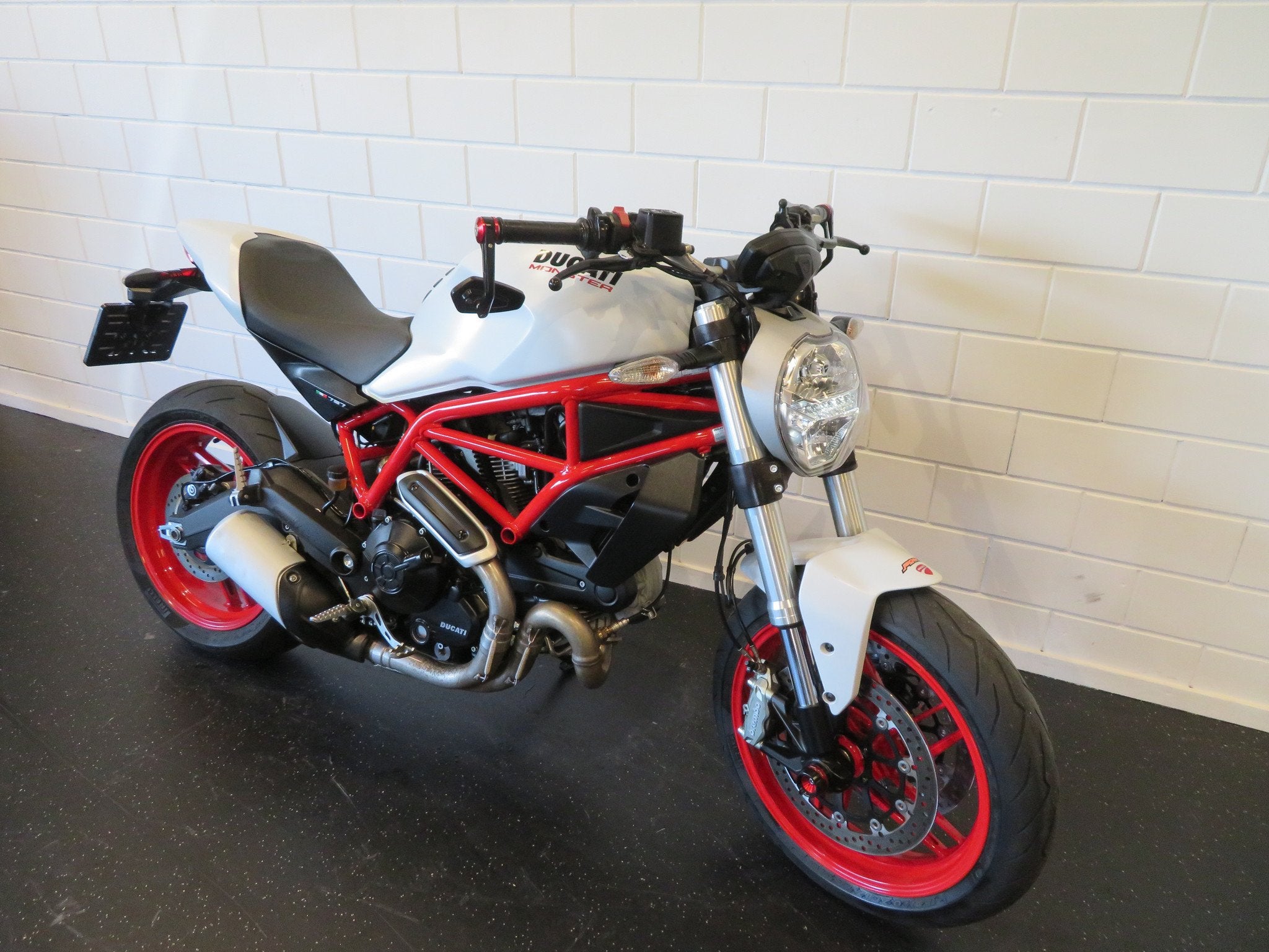 Ducati MONSTER 797 ABS TOPSTAAT! (bj 2017), Motoren, Bedrijf, 797 cc, Naked bike