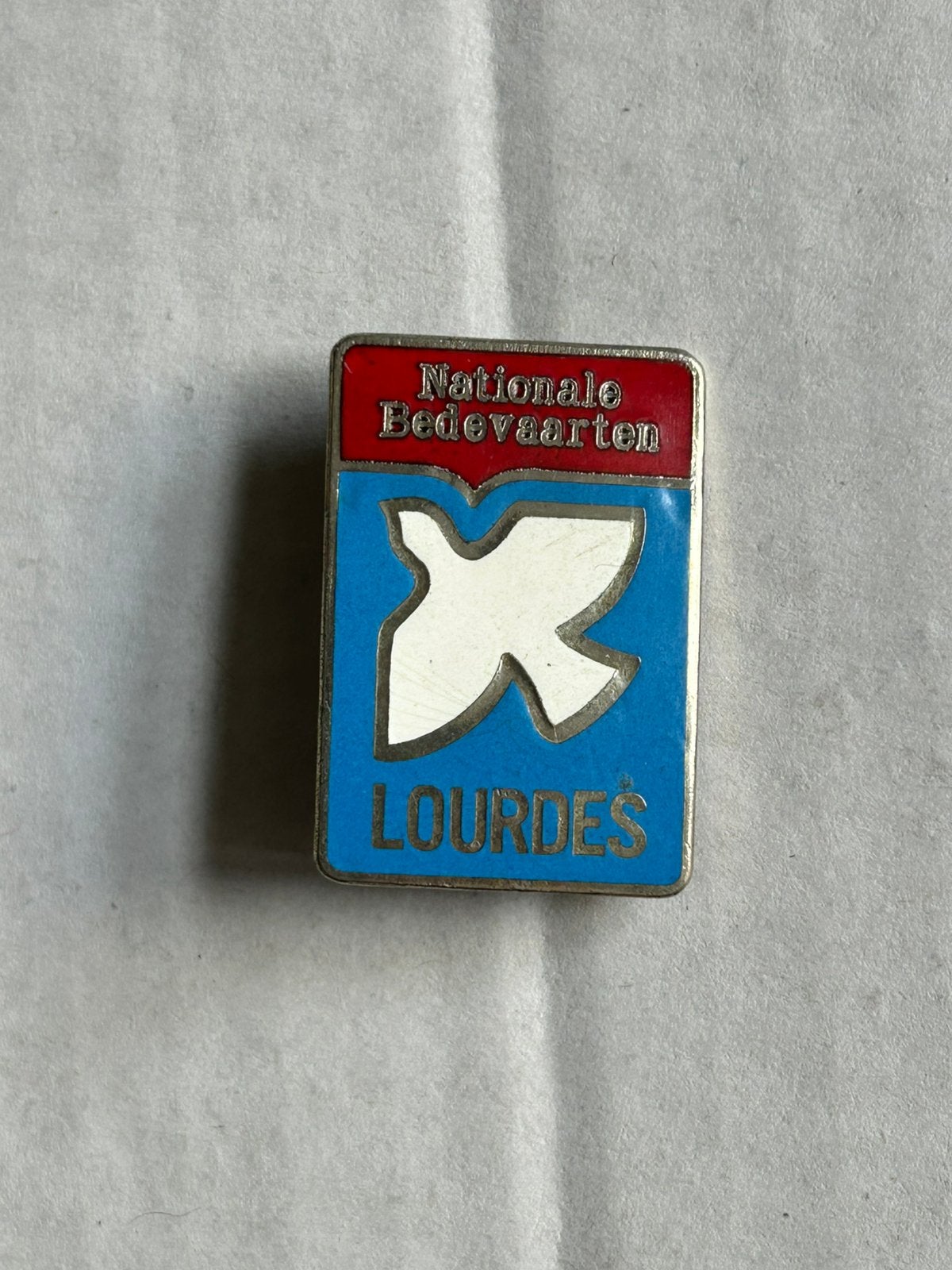 Nationale Bedevaarten" LOURDES broche speld, Ophalen of Verzenden, Overige onderwerpen, Speldje of Pin