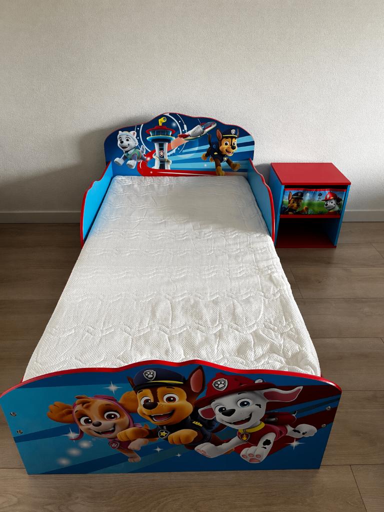Kinderbed en nachtkastje Paw Patrol, Gebruikt, 70 tot 85 cm, 140 tot 160 cm, Ophalen