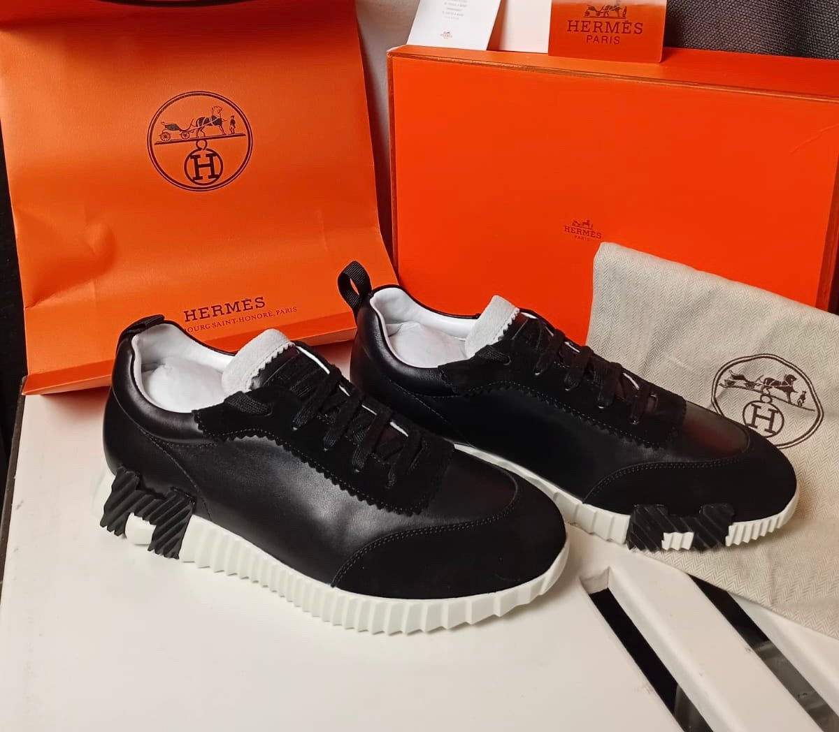 Hermes Bouncing Model / Zwart-Wit / Trainer / Nieuw, Ophalen of Verzenden, Zwart, Sneakers of Gympen
