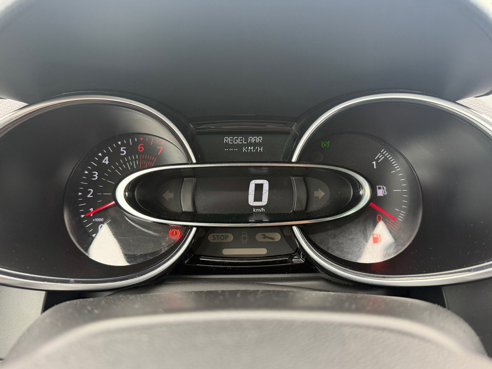 Renault Clio 0.9 TCe Limited - Noir Etoile - Led/Cruise/Keyl, Auto's, Voorwielaandrijving, Stof, Gebruikt, Origineel Nederlands