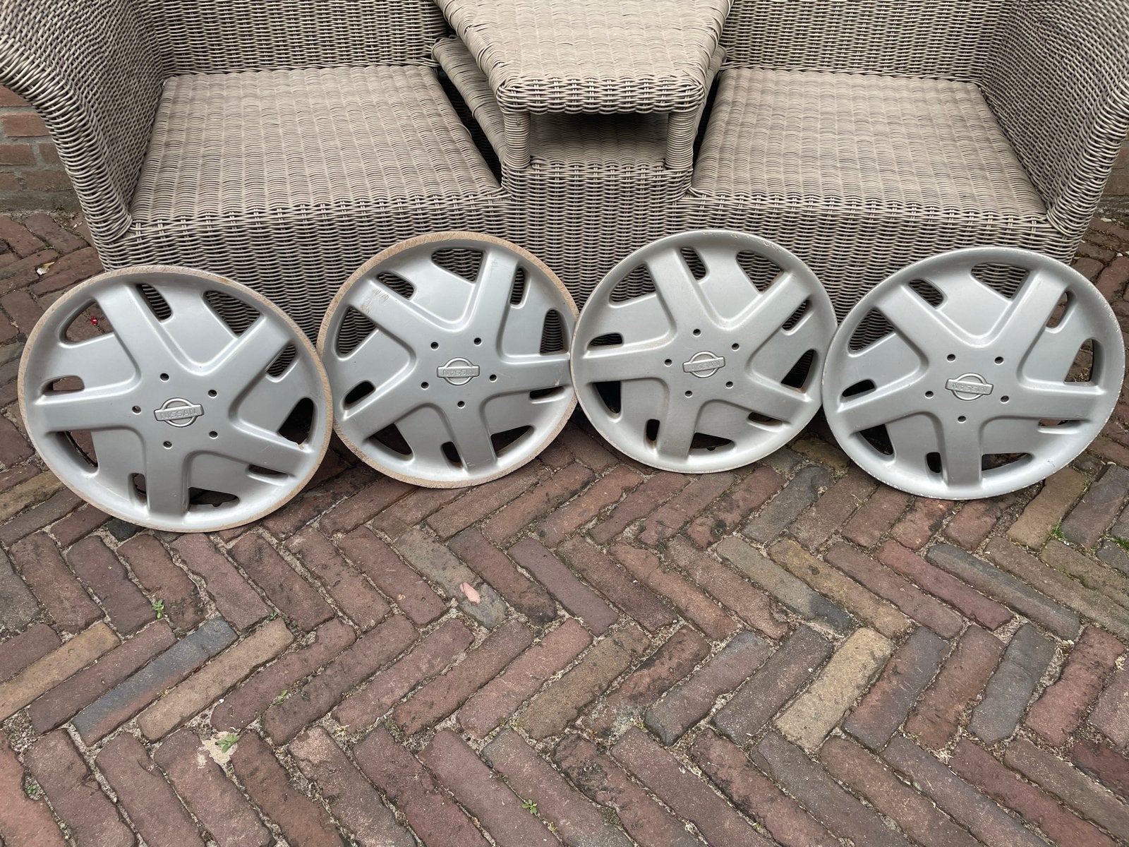 Nissan Micra K11 wieldoppen (set van 4) 14 inch, Ophalen of Verzenden, Gebruikt