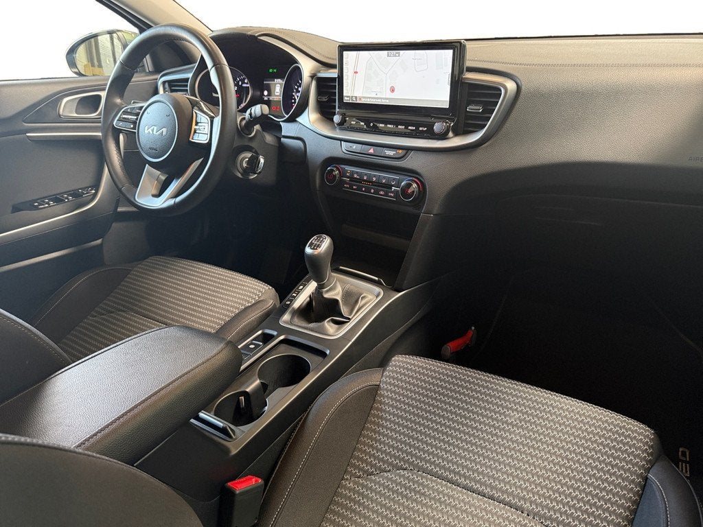 Kia Ceed Sportswagon 1.5 T-GDi DynamicLine, Auto's, Kia, Keurmerk '100% Onderhouden', 12 maanden, Stof, Gebruikt