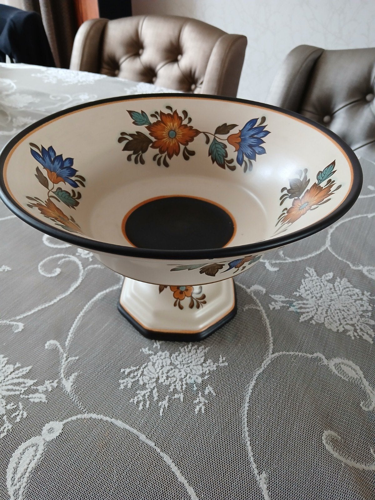 Hele mooie schaal op voet Flora Gouda plateel, Ophalen of Verzenden